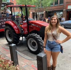 Meet your Posher, Jenna